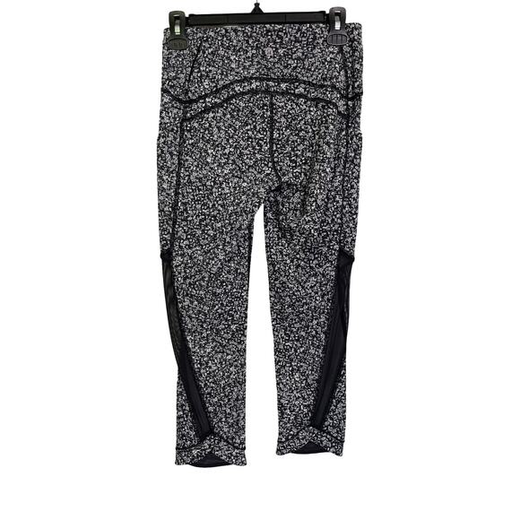 Lululemon Sole Training Mesh Crop Leggings 22" Daisy Dust Floral Black 6 - Picture 1 of 11